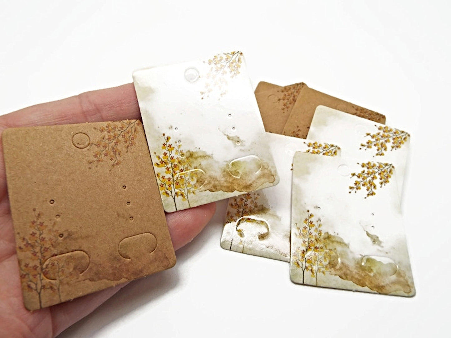 25 EARRING DISPLAY CARDS in White or Brown Tree Design 5x4cm