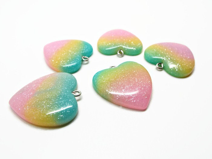 29MM RAINBOW HEART PENDANTS, Glitter and Resin Valentine Jewellery Charms, Set of 5