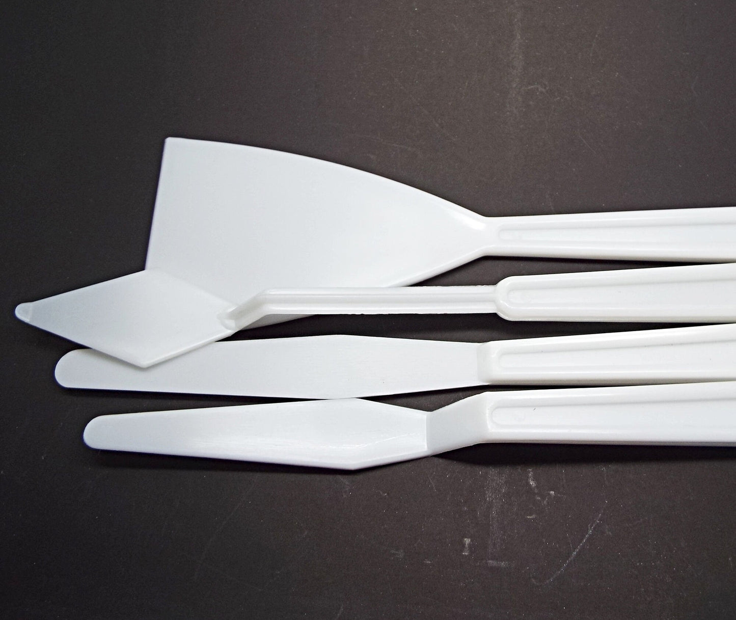 WHITE PLASTIC Palette Knives, 4pc Economy Tool Set for Painting, Fondant & Cake Decorating