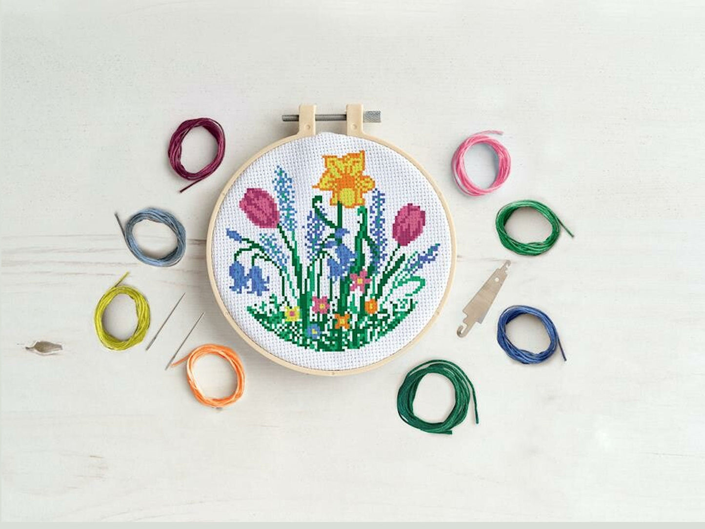 SPRING GARDEN Cross Stitch Starter Kit, Full Kit With 20cm Plastic Hoop, Daffodil and Tulip Embroidery Kit
