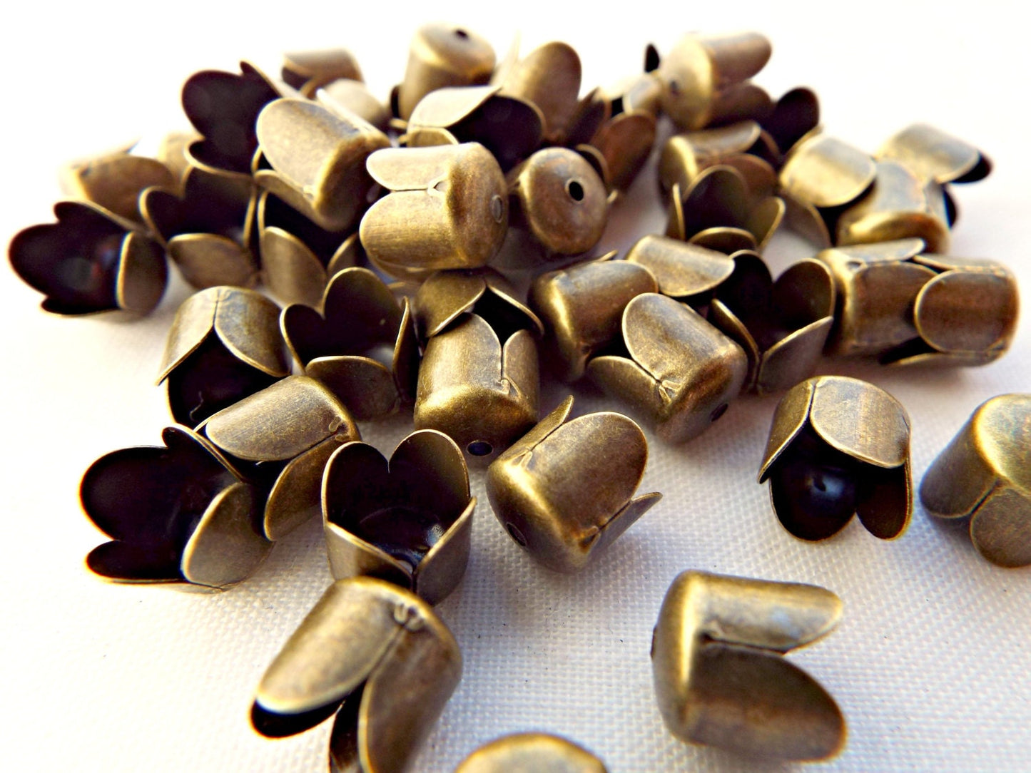 50 ANTIQUE BRONZE Tone Bead Caps in a Tulip Flower Style, 8x8mm Jewelry Findings, 1.3mm Hole