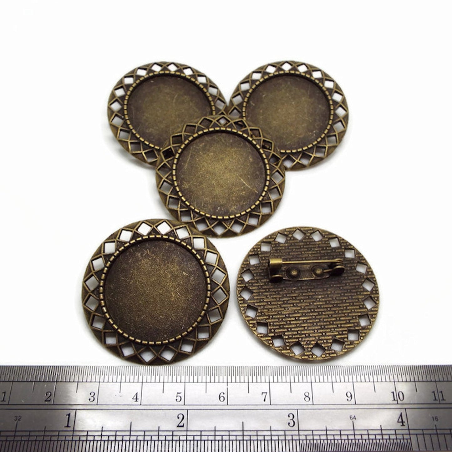 5 Decorative Edge Brooch Blanks in Antique Bronze with 25mm Setting
