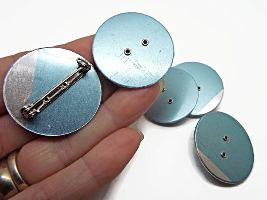 5 ROUND BROOCH BLANKS, 31mm Unfinished Silver Contemporary Aluminium Base in a Circle Shape