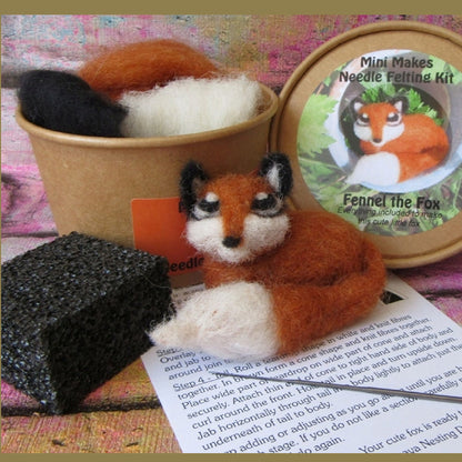 NEEDLE FELTING Fox Kit, Complete Starter Kit, Carded Wool, Felting Needle, Felting Pad, Gift for Crafter