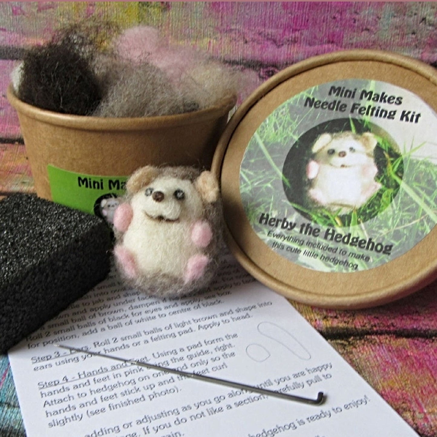 NEEDLE FELTING Hedgehog Kit, Complete Starter Craft Kit with Carded Wool, Felting Needle, Felting Pad, Crafter Gift