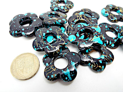 15 Drawbench Flower Beads in Black, Blue & Gold, 33mm Large Acrylic Beads, Jewellery Making Supplies